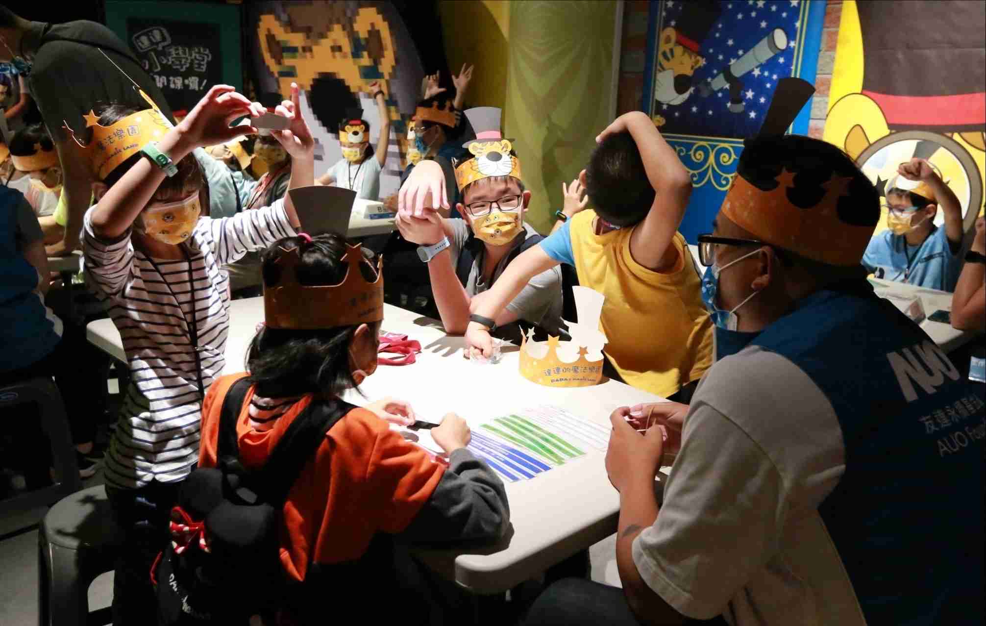 欧陆注册以永续理念推动全人教育计划，，内外结盟储备科普教育人才，，荣获亚太永续行动奖社会共融面的金奖肯定